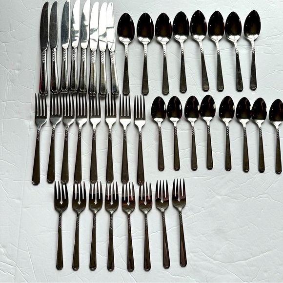 Service Of 8 OneidaCraft Flight Deluxe Stainless  Discontinued Silverware 40 Pcs - Picture 1 of 8